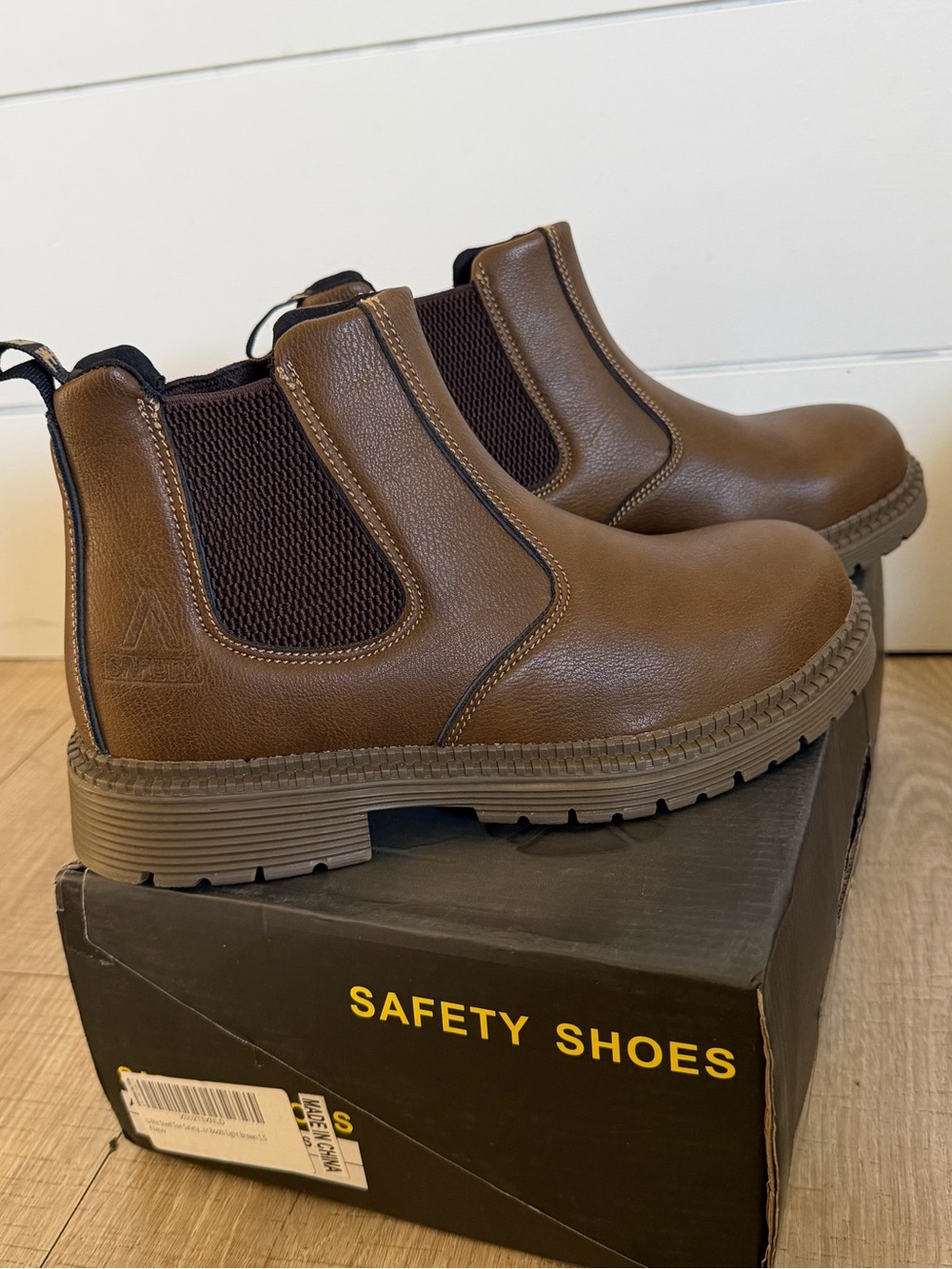 Men’s Chelsea Safety Work Boots Size 5 / Women’s 7 – Brand New